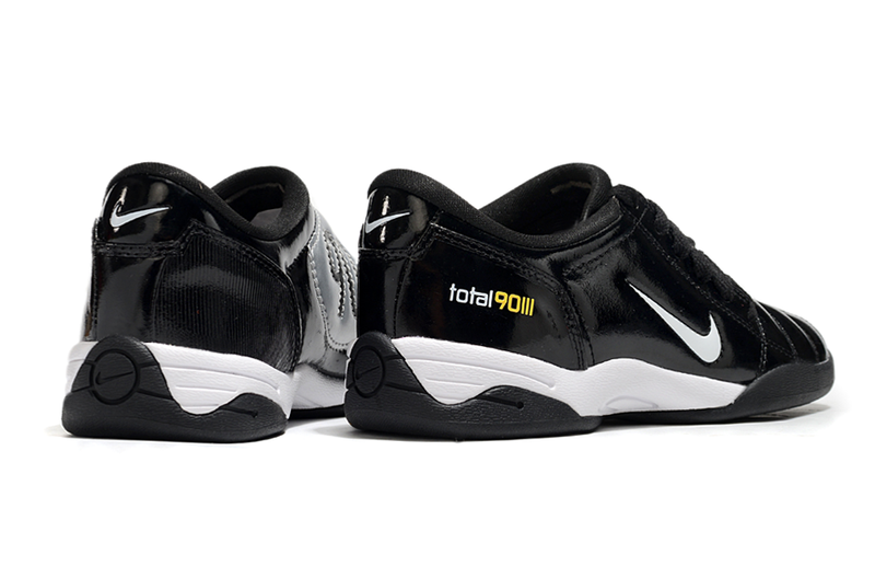 Total 90  'black' 2025 - INDOOR SOCCER CLEATS
